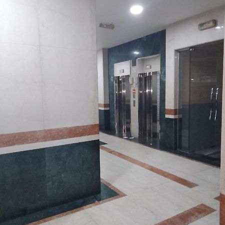 Abree Building New Hostel Dubai Bagian luar foto